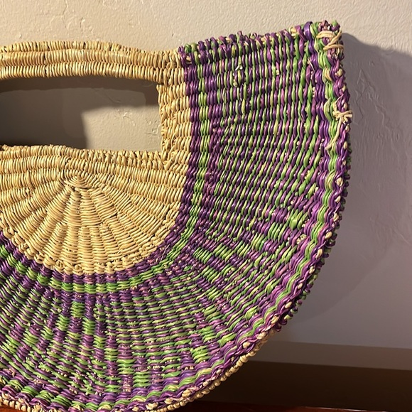 Nena and Co Half Moon Ghana Hand Crafted Bag - Picture 5 of 10